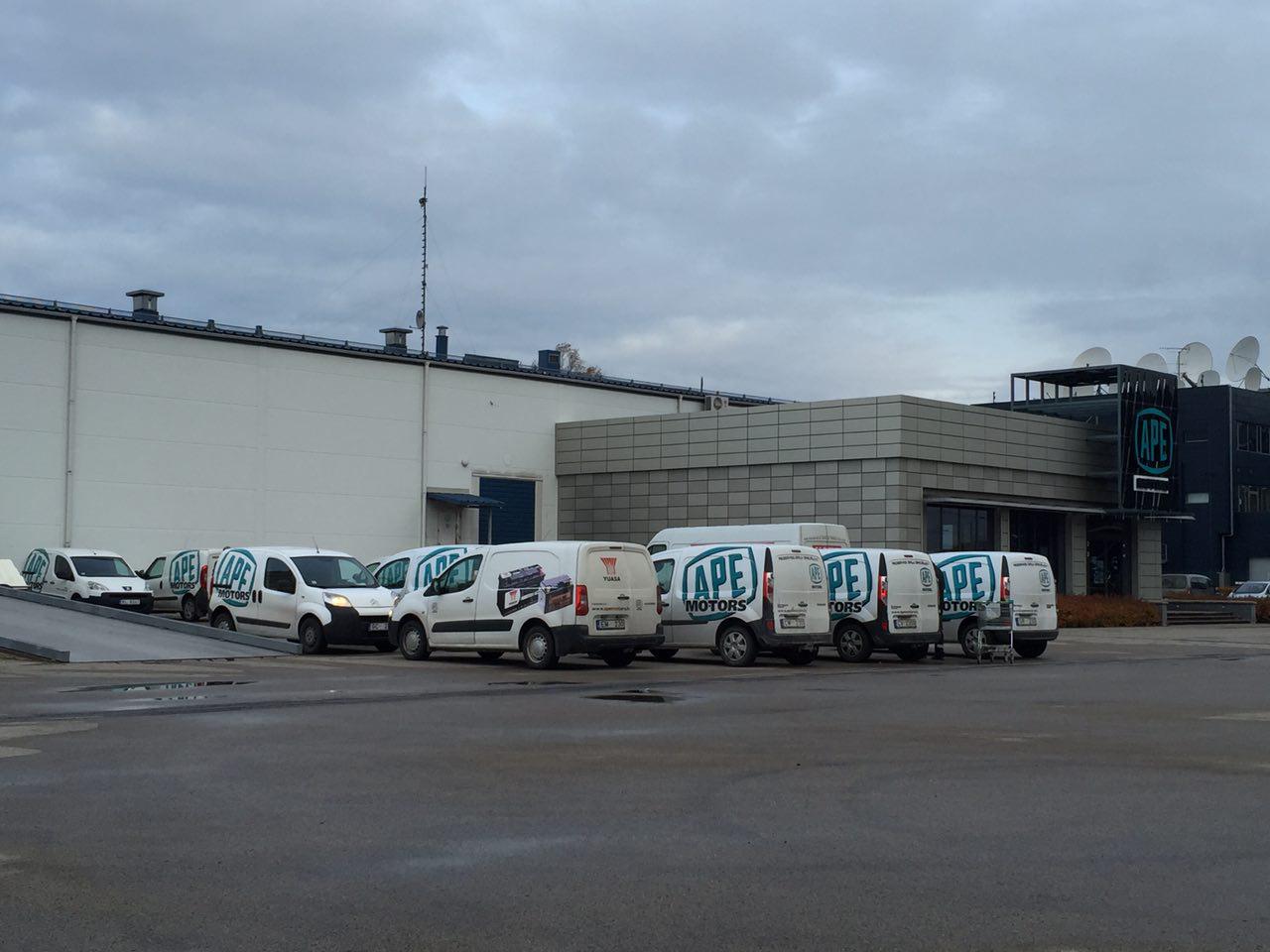 Auto remonts ar klienta sagādātajām rezerves daļām.